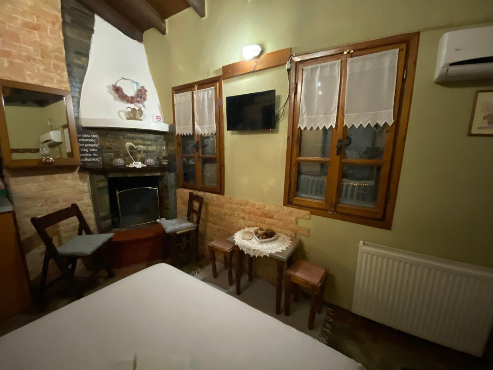 Traditional Guesthouse Erato パライオス・パンテレイモン エクステリア 写真