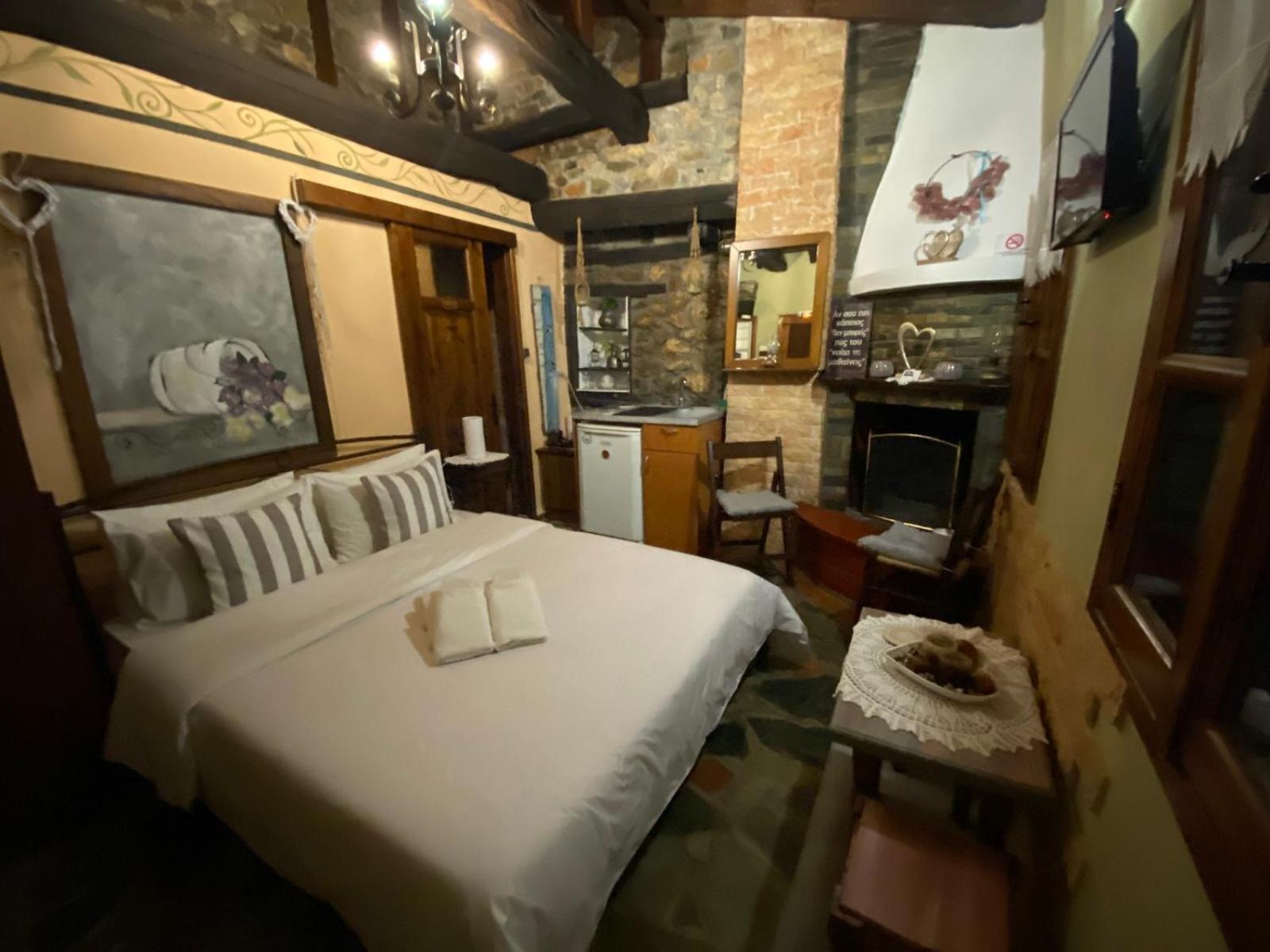 Traditional Guesthouse Erato パライオス・パンテレイモン エクステリア 写真