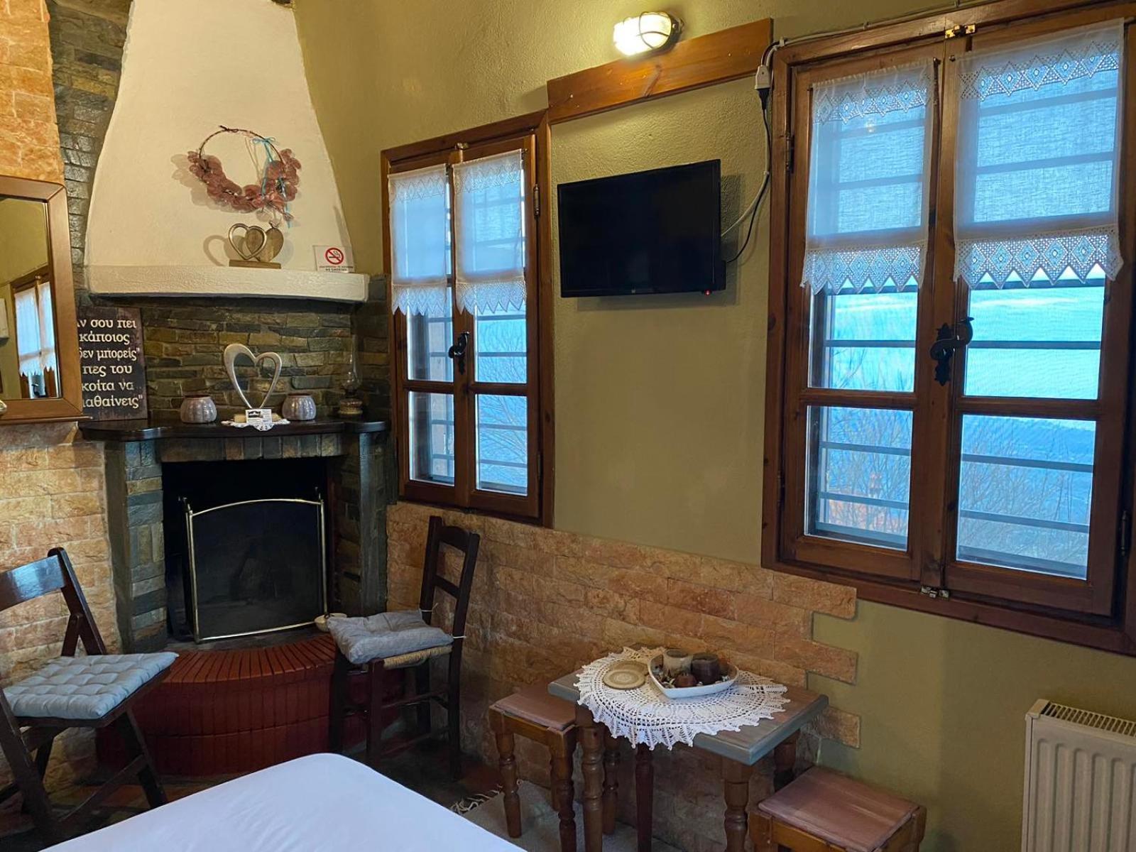 Traditional Guesthouse Erato パライオス・パンテレイモン エクステリア 写真