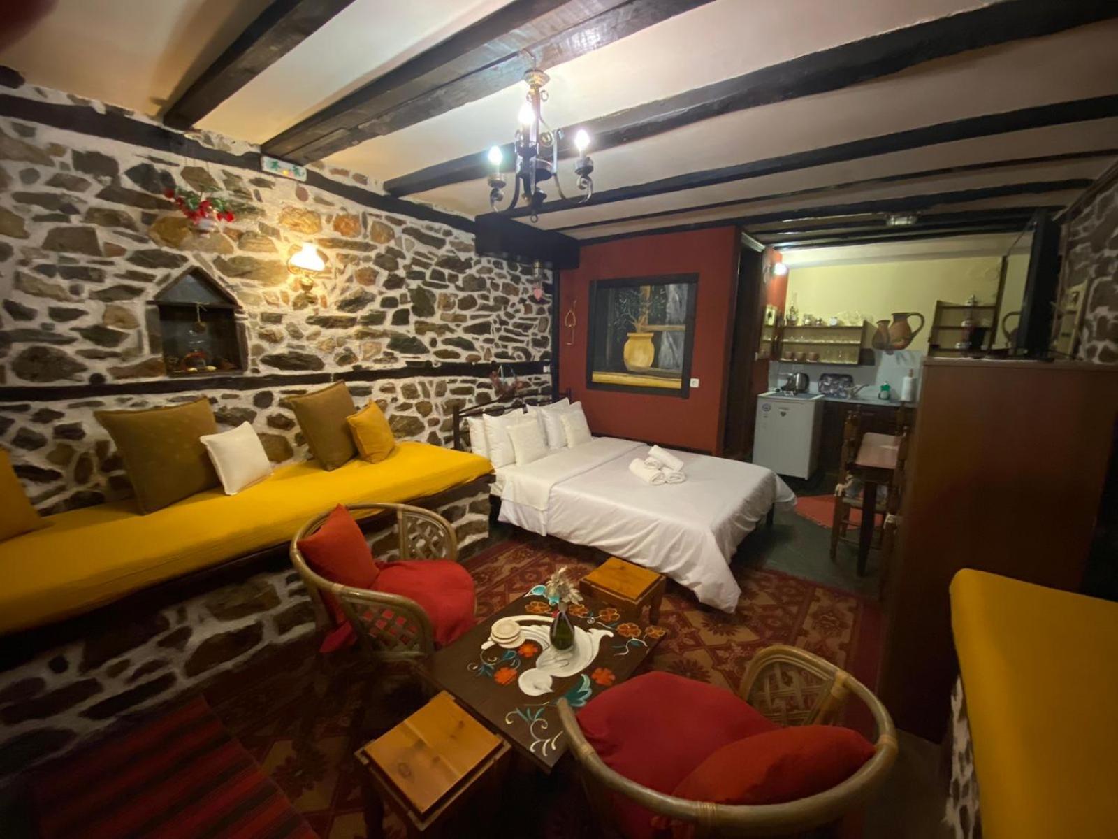 Traditional Guesthouse Erato パライオス・パンテレイモン エクステリア 写真