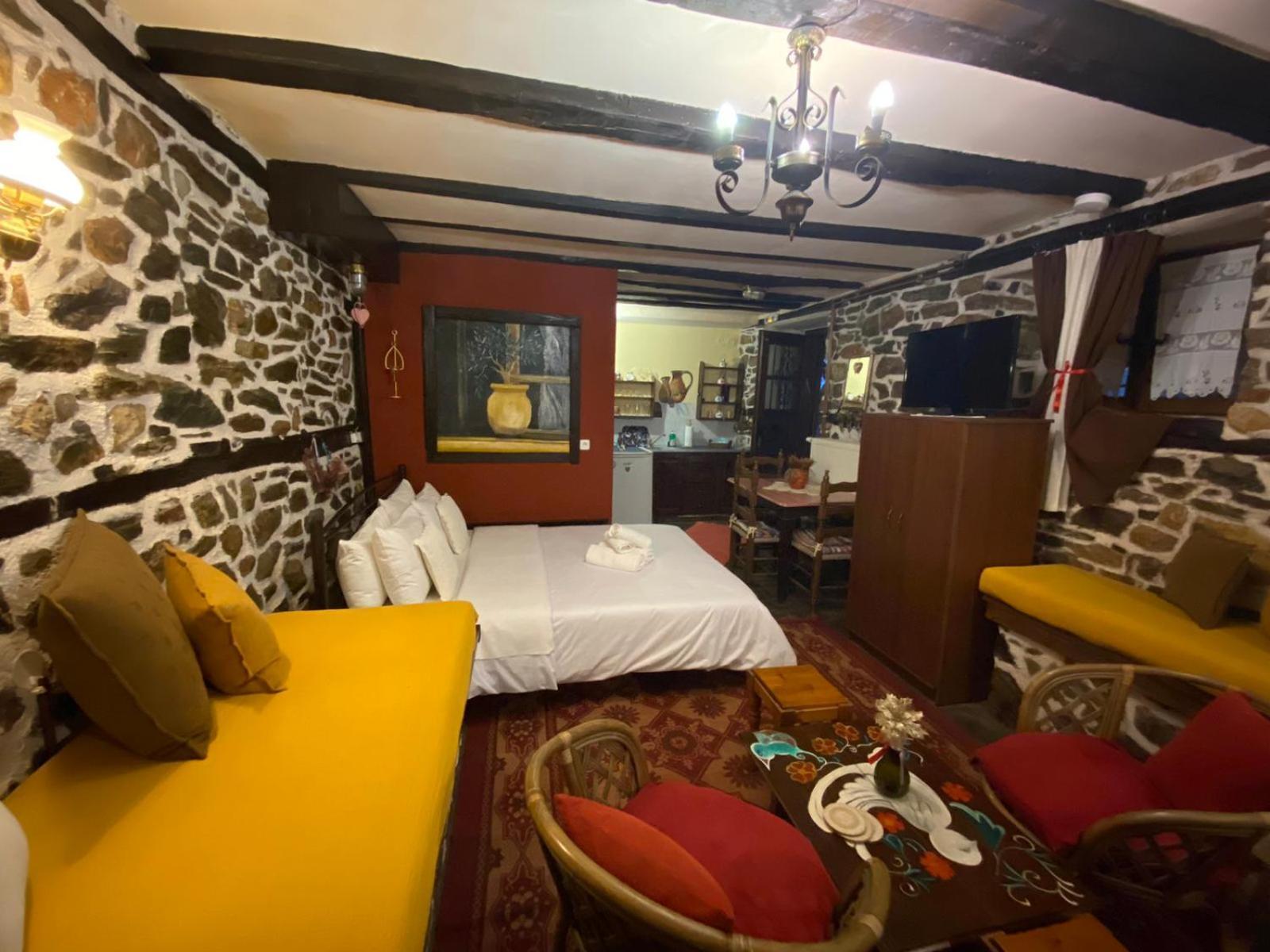 Traditional Guesthouse Erato パライオス・パンテレイモン エクステリア 写真